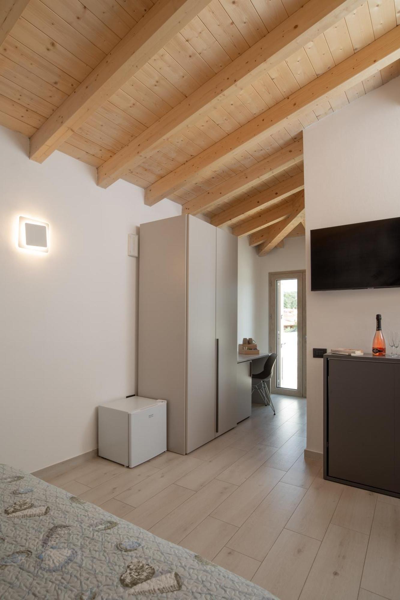 סאן תאודורו Theodore Rooms מראה חיצוני תמונה