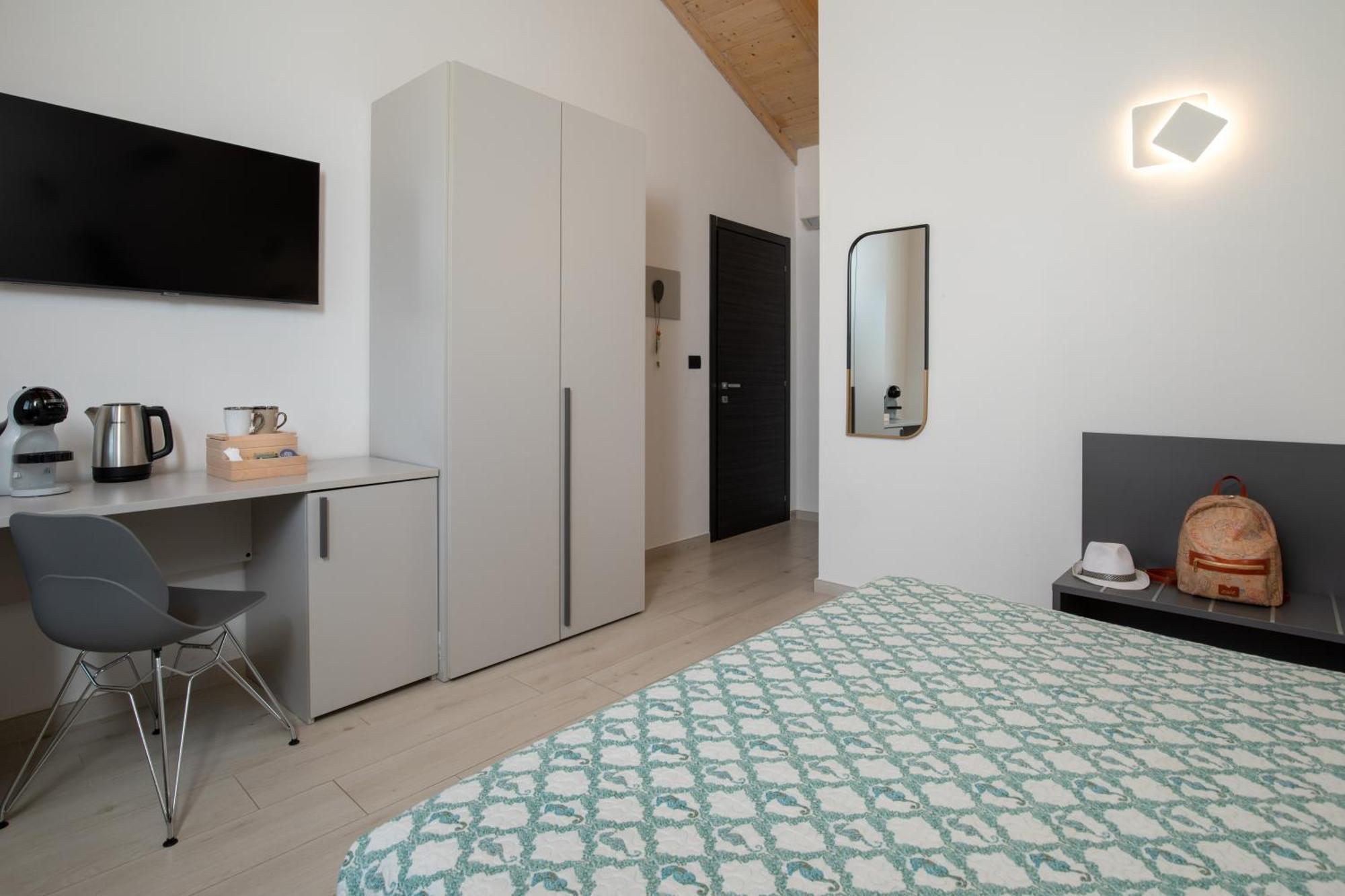 סאן תאודורו Theodore Rooms מראה חיצוני תמונה